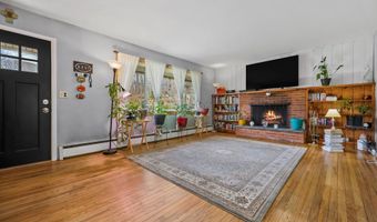 3 Mary Ann Dr, Danbury, CT 06811