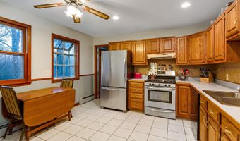 4 Forest Rd, Essex, VT 05452