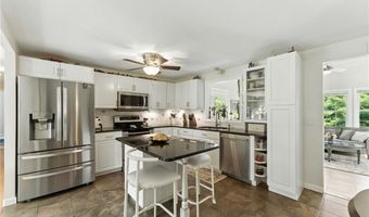 22 Camelot Cir, Johnston, RI 02919