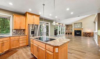 8297 SW HAYDEN Dr, Beaverton, OR 97007