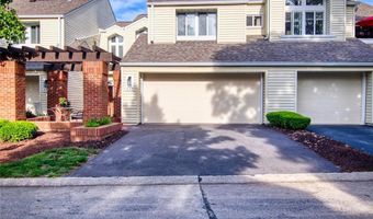 626 Highview Circle Dr, Ballwin, MO 63021