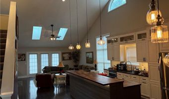 704 Elmwood Pt, Aurora, OH 44202