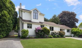 8 SCHOOL HOUSE Rd, Narragansett, RI 02882