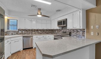 404 Comanche Trl, Altus, OK 73521