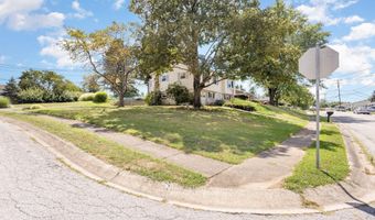 2400 RAMBLEWOOD Rd, York, PA 17408