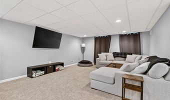 375 Novara Dr, Ballwin, MO 63021