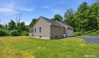 50 Hoskins Rd, Bloomfield, CT 06002
