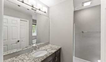 24 Ken Oaks Dr, Danbury, CT 06810