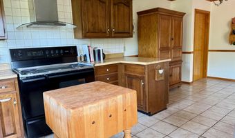3317 HWY 52, Beattyville, KY 41311