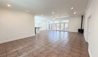 561 W Redbud Ln, Atoka, OK 74525