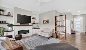 1007 Lynne Dr, Adel, IA 50003