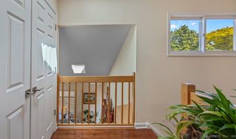 12 Boulevard Dr 35-186, Danbury, CT 06810
