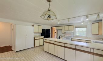 13 Birk St, Acra, NY 12405