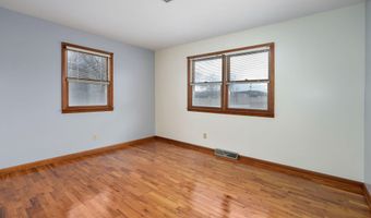 1313 S Madison Ave, Aurora, MO 65605