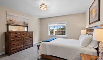 875 12TH St, Bandon, OR 97411