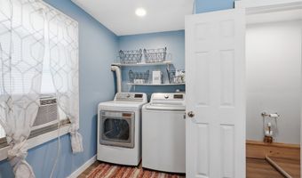 829 Lake Dr, Ashland, OH 44805