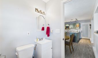 121 Woodland Dr, Hartford City, IN 47348