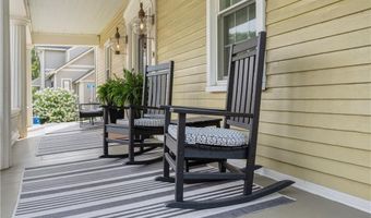 17 Old Beach Rd, Newport, RI 02840