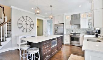 45 Strickland St, Bay Head, NJ 08742