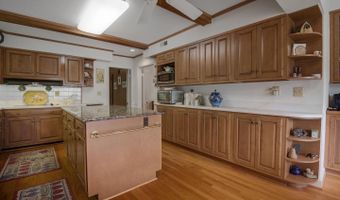 9921 KENTSDALE Dr, Potomac, MD 20854