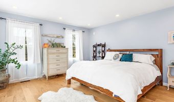11 Pequot Ln, Hopkinton, RI 02804