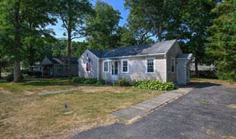7 Freeman St, Bourne, MA 02532