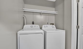 2425 Dunsworth Dr, Columbus, OH 43235
