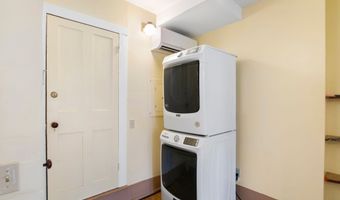 219 High St 3, Brattleboro, VT 05301