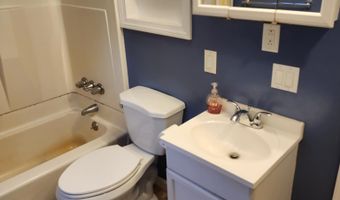 1082 W River Rd, Brattleboro, VT 05301