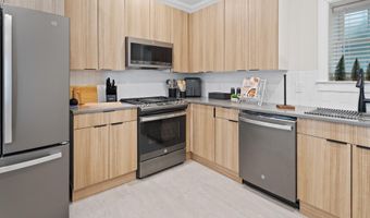102 S Ocean Ave, Atlantic City, NJ 08401