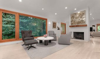 6921 AYR Ln, Bethesda, MD 20817