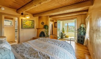 30 Camino Sanador, Santa Fe, NM 87505
