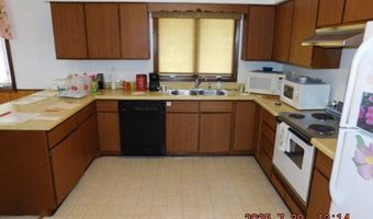 735 S Willson Dr, Altoona, WI 54720