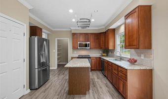 939 White Water Dr, Adams Twp., PA 16046