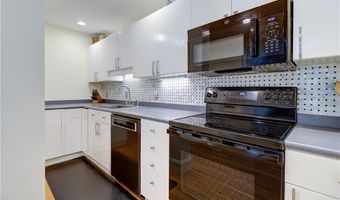 2 School St 403, Lincoln, RI 02802