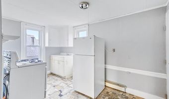 694 Hope St, Bristol, RI 02809