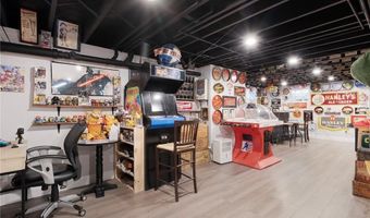 6 Conway Dr, Barrington, RI 02806