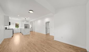 174 Pleasant Ave, Bergenfield, NJ 07621