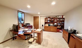 12925 Prairiewood Dr, Aberdeen, SD 57401