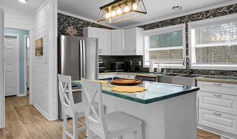 220 Albacore Rd, Bonneau, SC 29431