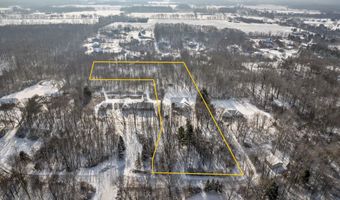 9815 Snow Pointe Dr SE, Alto, MI 49302