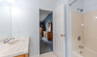 20 Birch View Ct, Cranston, RI 02921