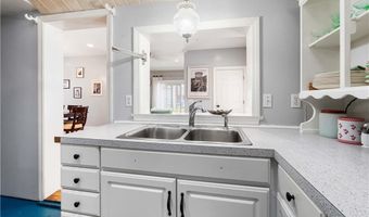 30 Loring Rd, Bristol, RI 02809
