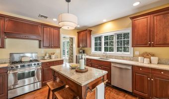 55 Woodland Ave, Allendale, NJ 07401