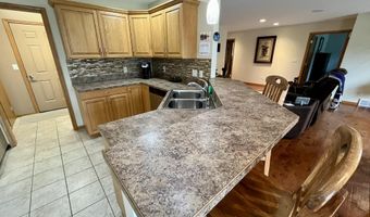 1726 Arthurs Ct, Aberdeen, SD 57401