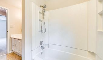 3381 MONARCH Ln, Annandale, VA 22003
