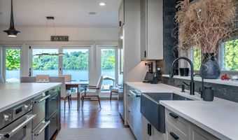 156 N Lake Shore Dr, Brookfield, CT 06804