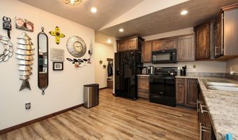 2720 E Sunburst Dr, Brandon, SD 57005