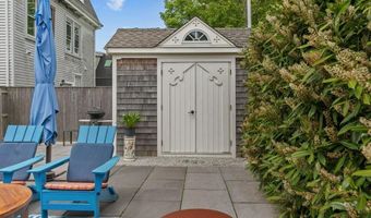 50 Lee Ave, Newport, RI 02840