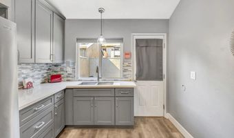 7700 Parkway Dr 17, La Mesa, CA 91942